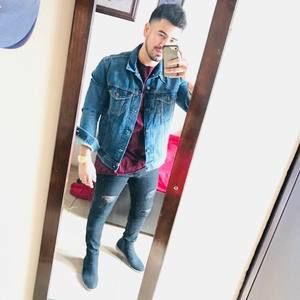 Meet your Posher, Cesar